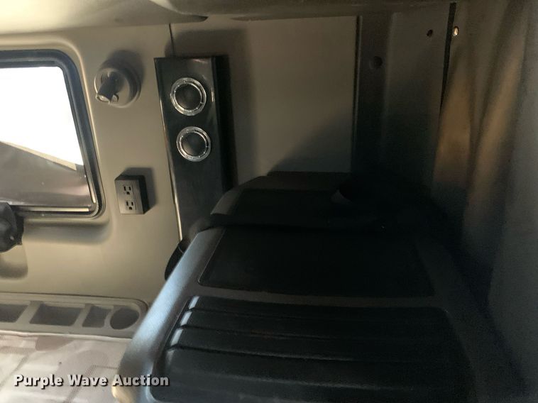 image for item DP8737 2020 International LT625  semi truck