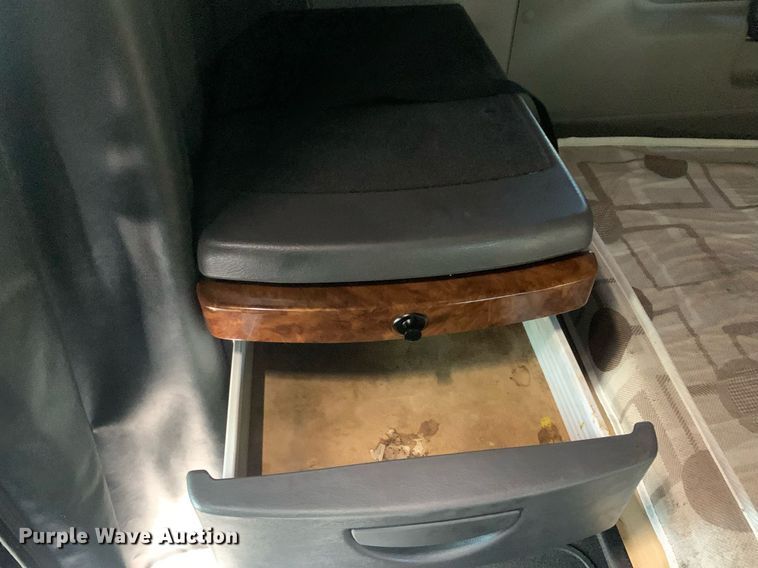 image for item DP8737 2020 International LT625  semi truck