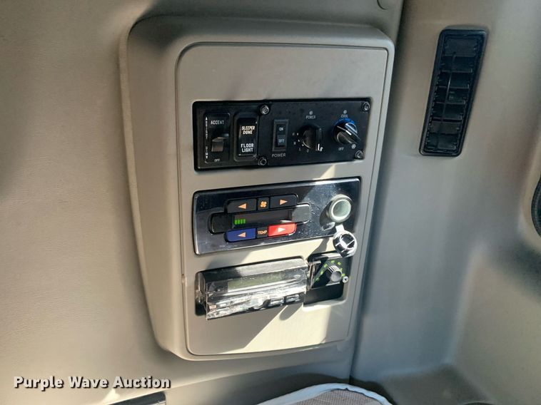 image for item DP8737 2020 International LT625  semi truck