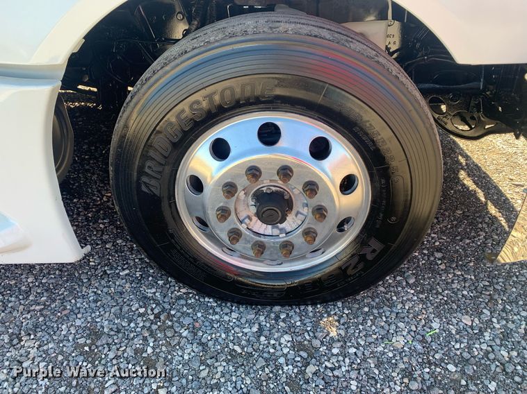 image for item DP8737 2020 International LT625  semi truck