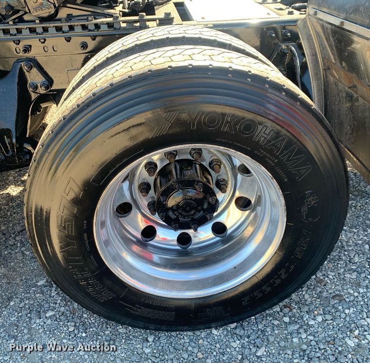 image for item DP8737 2020 International LT625  semi truck