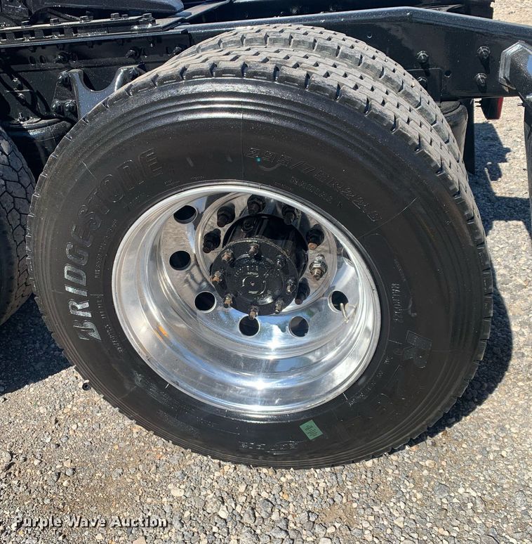 image for item DP8737 2020 International LT625  semi truck