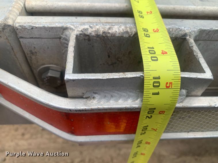 image for item DP8743 2006 Manac AAF-48  flatbed trailer