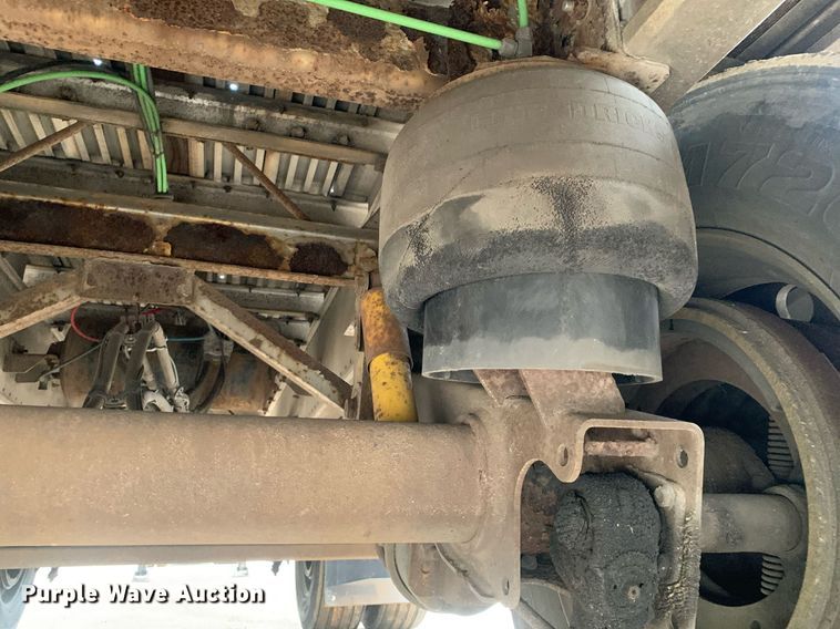 image for item DP8743 2006 Manac AAF-48  flatbed trailer