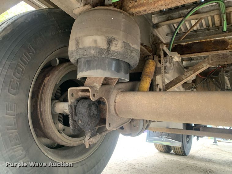 image for item DP8743 2006 Manac AAF-48  flatbed trailer