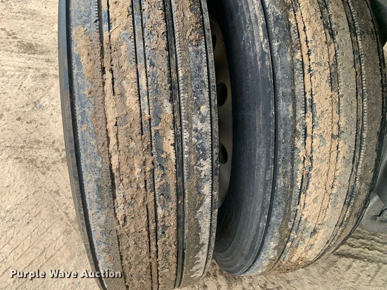 image for item DP8743 2006 Manac AAF-48  flatbed trailer