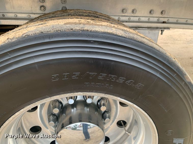 image for item DP8743 2006 Manac AAF-48  flatbed trailer