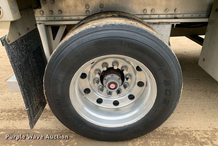 image for item DP8743 2006 Manac AAF-48  flatbed trailer