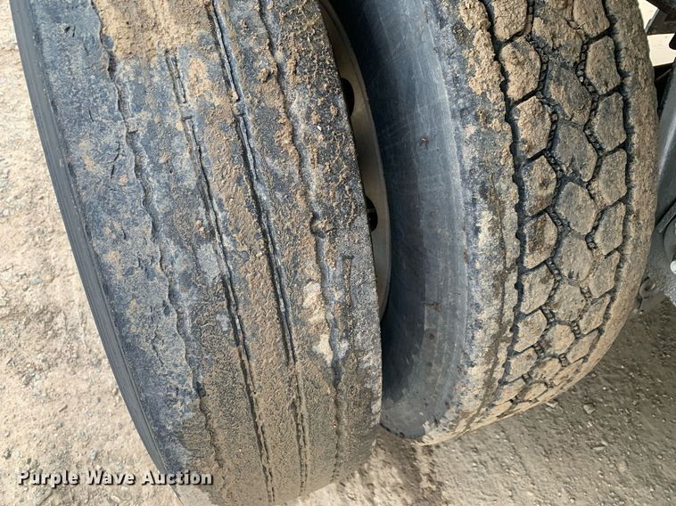 image for item DP8743 2006 Manac AAF-48  flatbed trailer