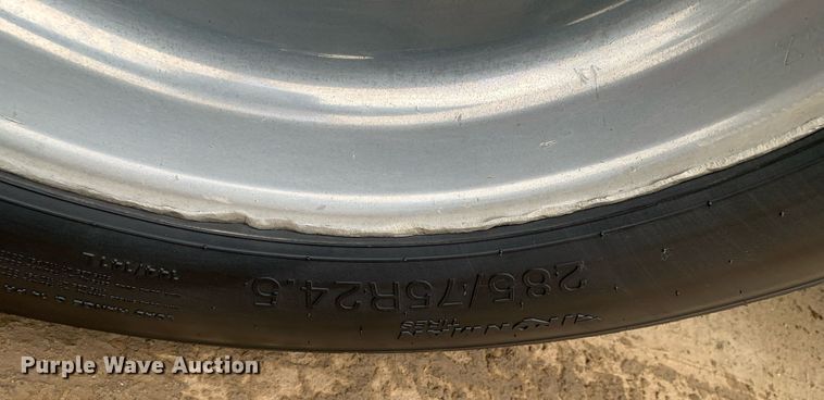 image for item DP8743 2006 Manac AAF-48  flatbed trailer