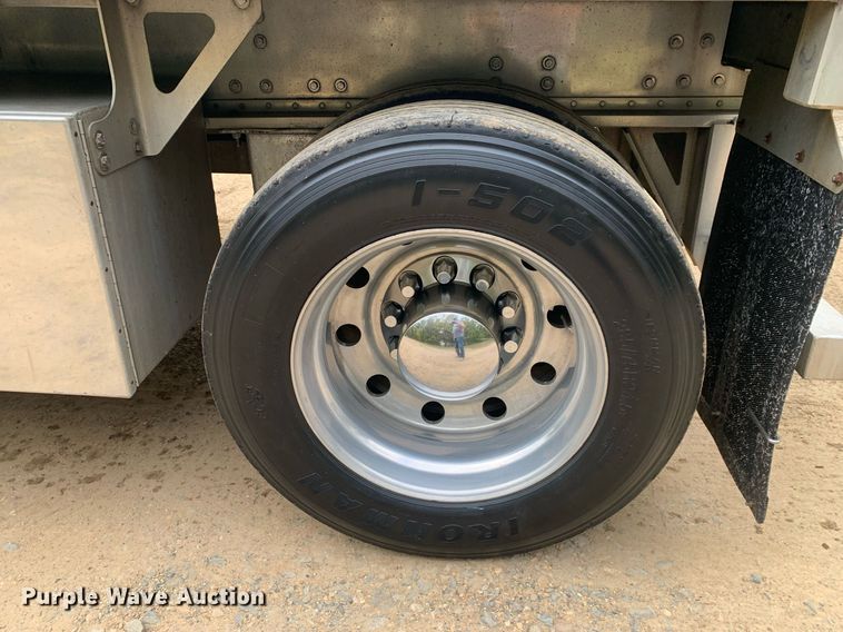 image for item DP8743 2006 Manac AAF-48  flatbed trailer