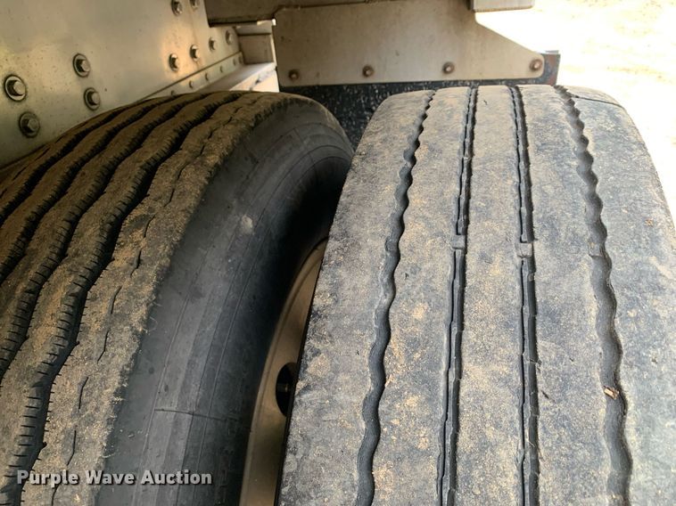 image for item DP8743 2006 Manac AAF-48  flatbed trailer