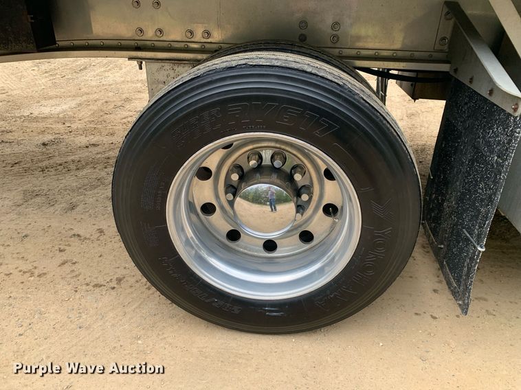 image for item DP8743 2006 Manac AAF-48  flatbed trailer