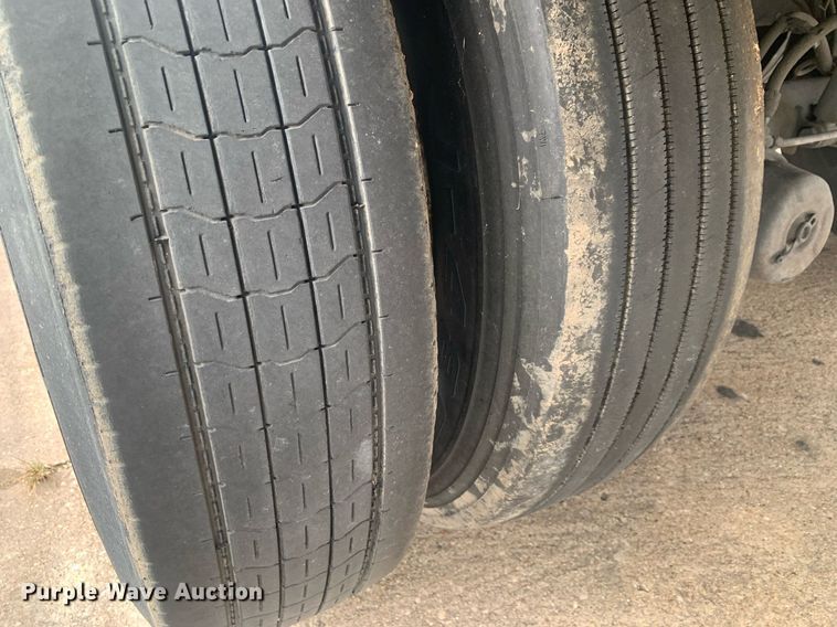 image for item DP8747 2001 Wabash DVCVHPC  dry van trailer