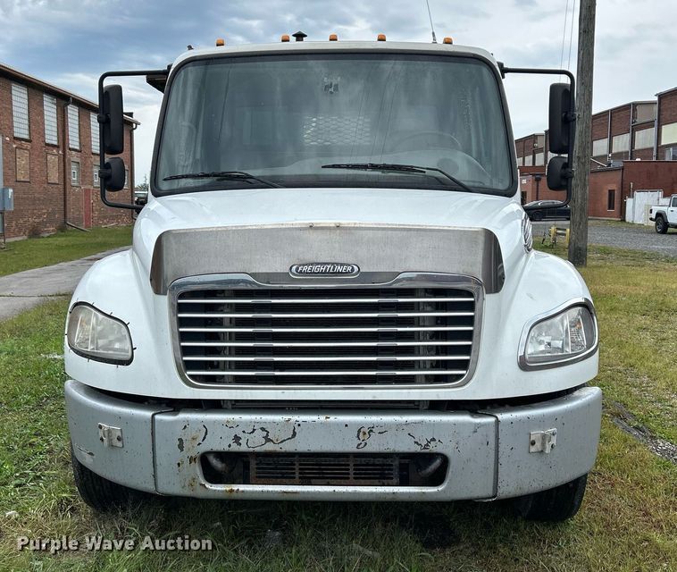 image for item DQ0938 2013 Freightliner Business Class M2  flatbed truck