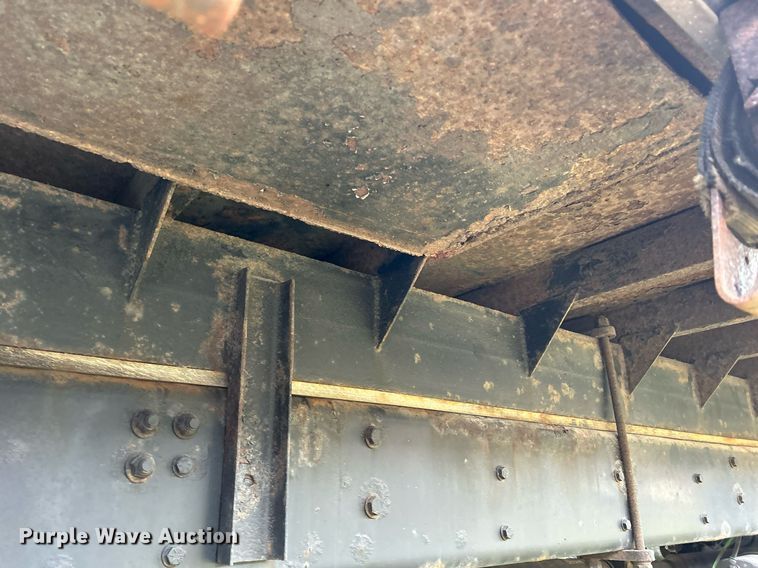 image for item DQ0938 2013 Freightliner Business Class M2  flatbed truck