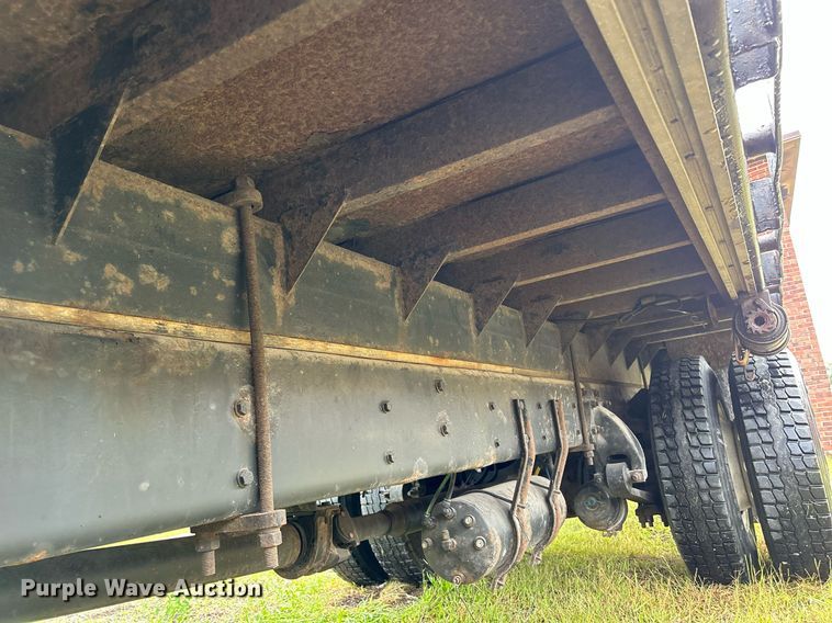 image for item DQ0938 2013 Freightliner Business Class M2  flatbed truck