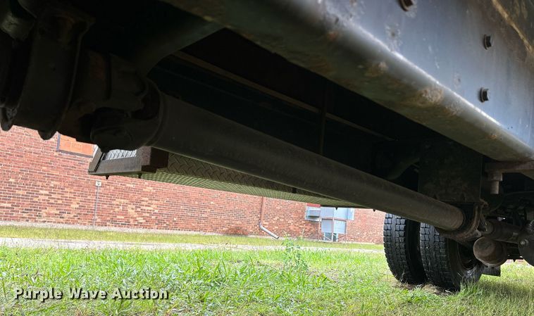 image for item DQ0938 2013 Freightliner Business Class M2  flatbed truck