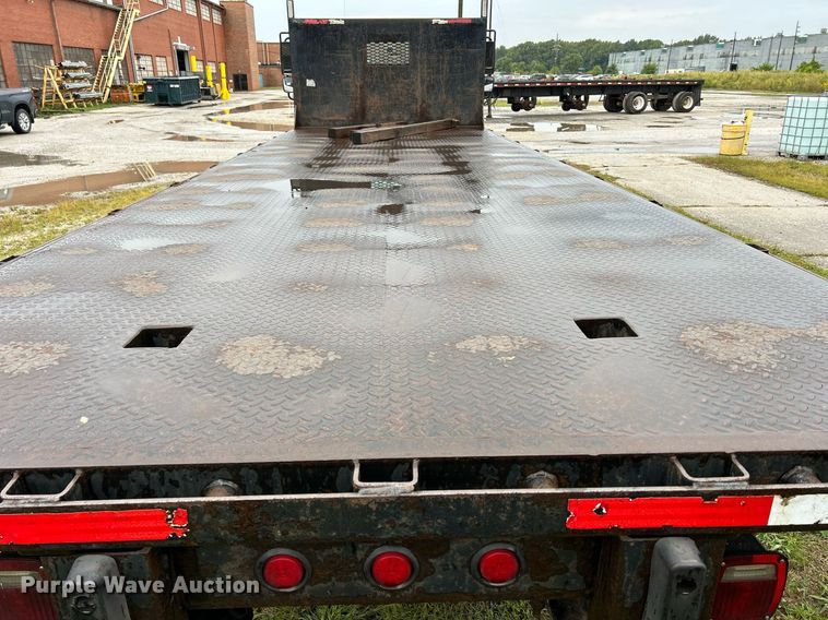 image for item DQ0938 2013 Freightliner Business Class M2  flatbed truck