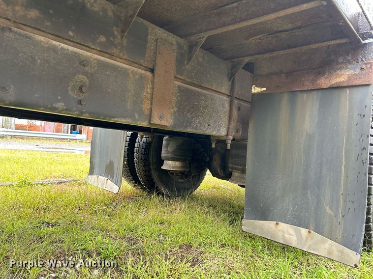 image for item DQ0938 2013 Freightliner Business Class M2  flatbed truck