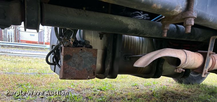 image for item DQ0938 2013 Freightliner Business Class M2  flatbed truck