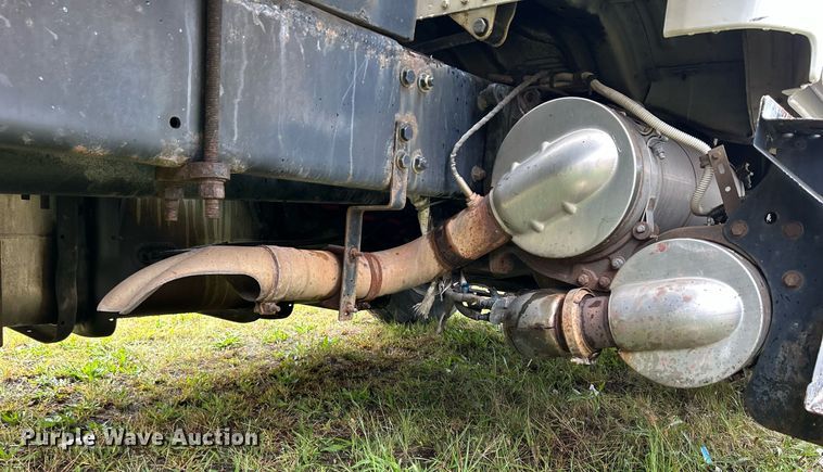 image for item DQ0938 2013 Freightliner Business Class M2  flatbed truck