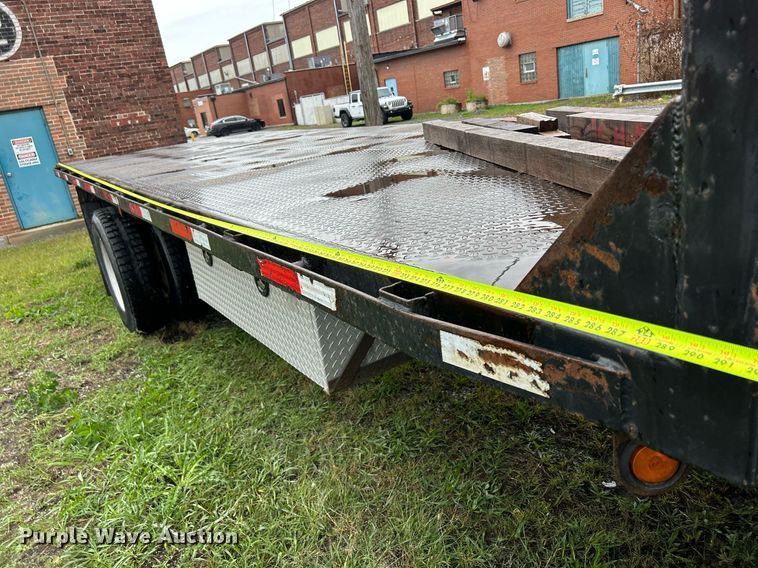 image for item DQ0938 2013 Freightliner Business Class M2  flatbed truck