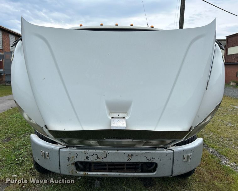 image for item DQ0938 2013 Freightliner Business Class M2  flatbed truck