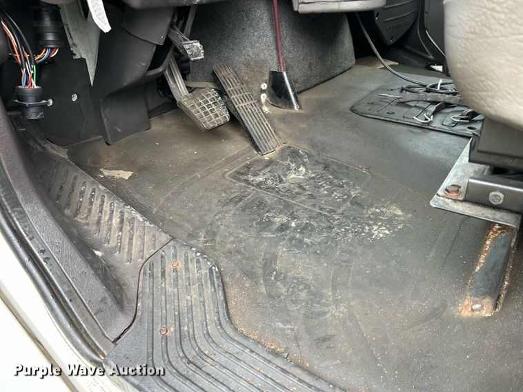 image for item DQ0938 2013 Freightliner Business Class M2  flatbed truck