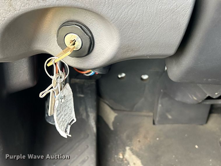 image for item DQ0938 2013 Freightliner Business Class M2  flatbed truck