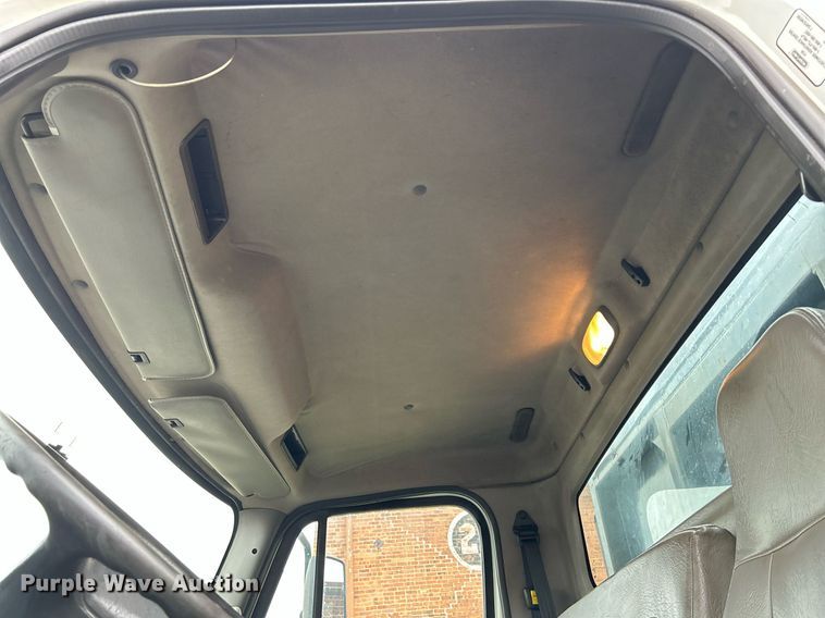 image for item DQ0938 2013 Freightliner Business Class M2  flatbed truck