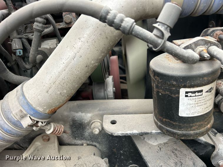 image for item DQ0938 2013 Freightliner Business Class M2  flatbed truck