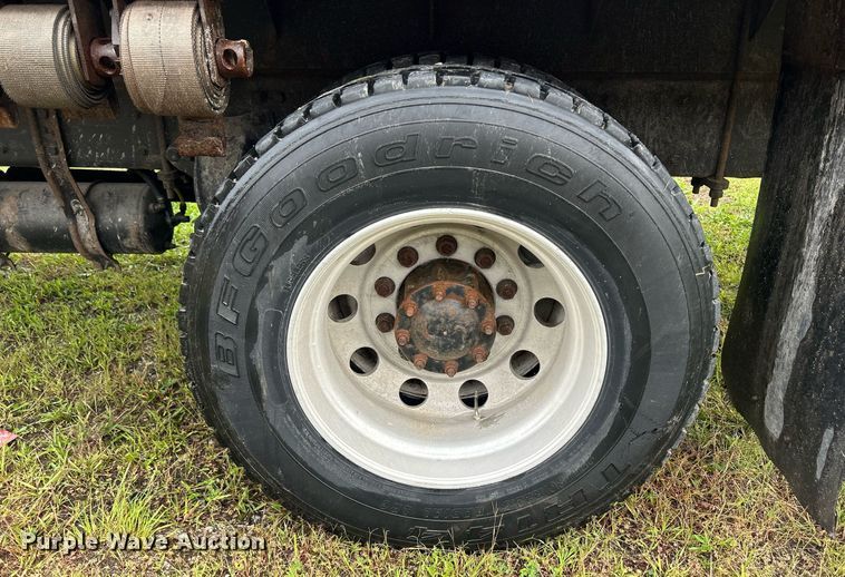 image for item DQ0938 2013 Freightliner Business Class M2  flatbed truck