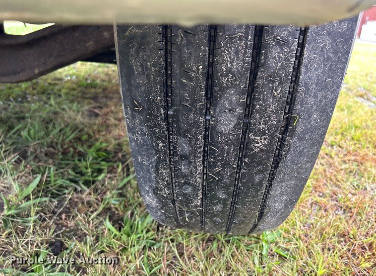 image for item DQ0938 2013 Freightliner Business Class M2  flatbed truck