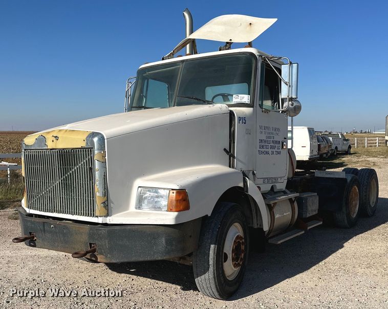 image for item DQ1478 1997 Volvo WCA  semi truck