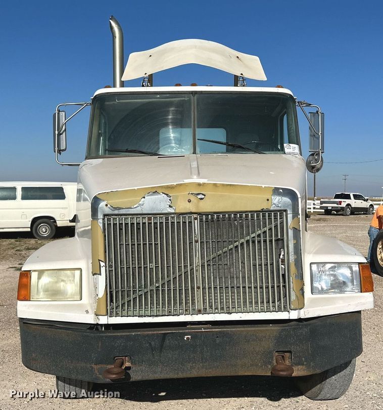 image for item DQ1478 1997 Volvo WCA  semi truck