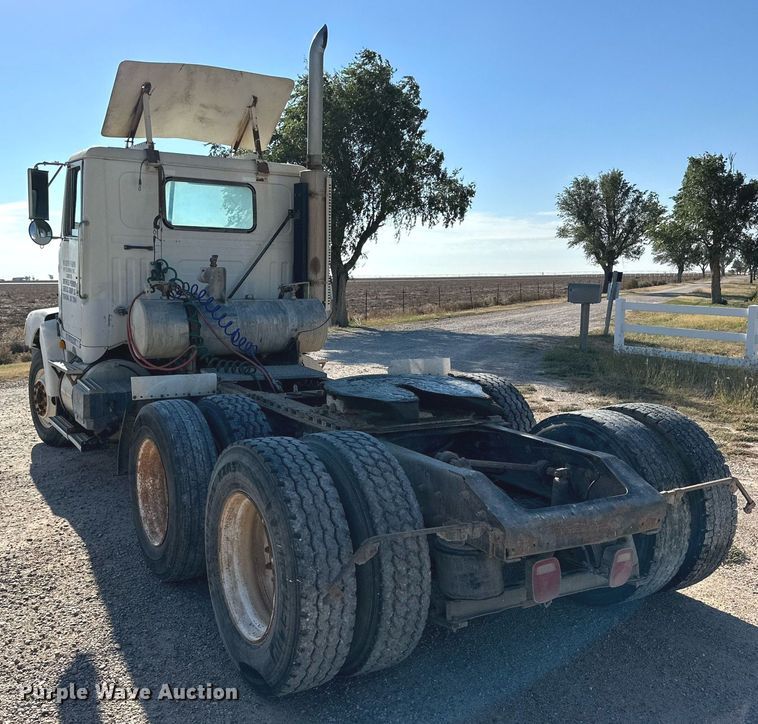 image for item DQ1478 1997 Volvo WCA  semi truck