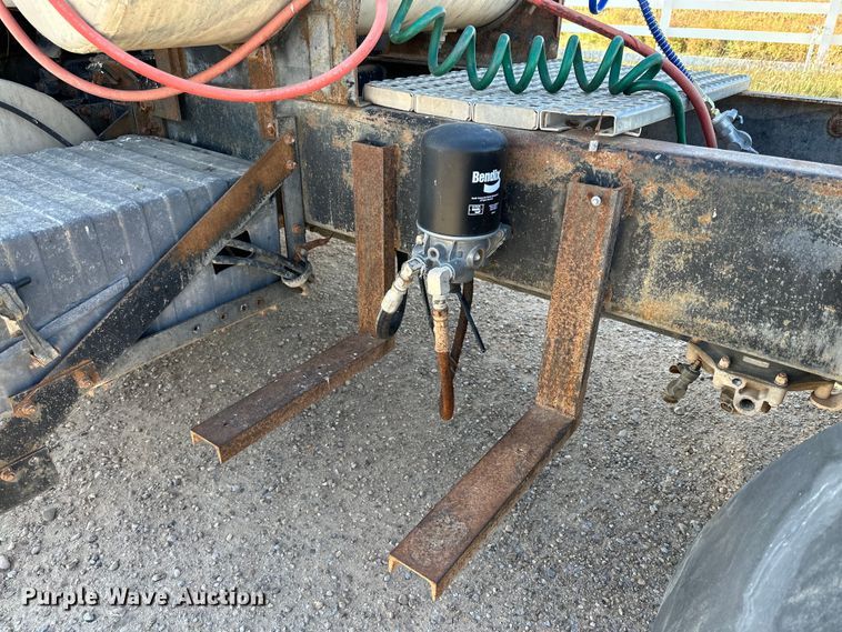 image for item DQ1478 1997 Volvo WCA  semi truck