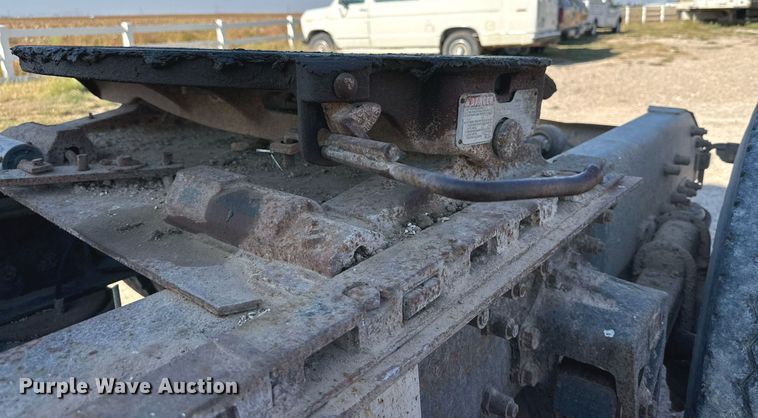 image for item DQ1478 1997 Volvo WCA  semi truck