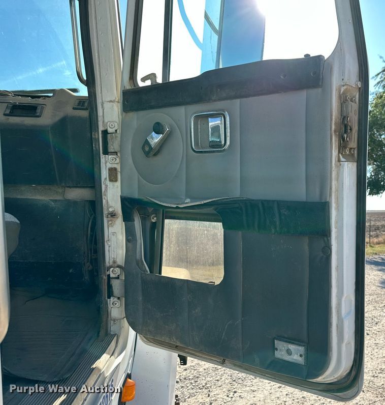 image for item DQ1478 1997 Volvo WCA  semi truck