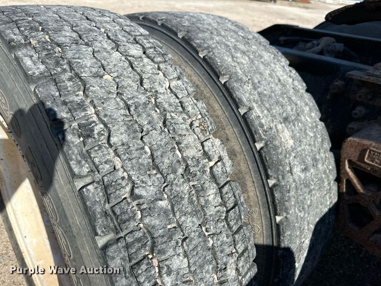 image for item DQ1478 1997 Volvo WCA  semi truck