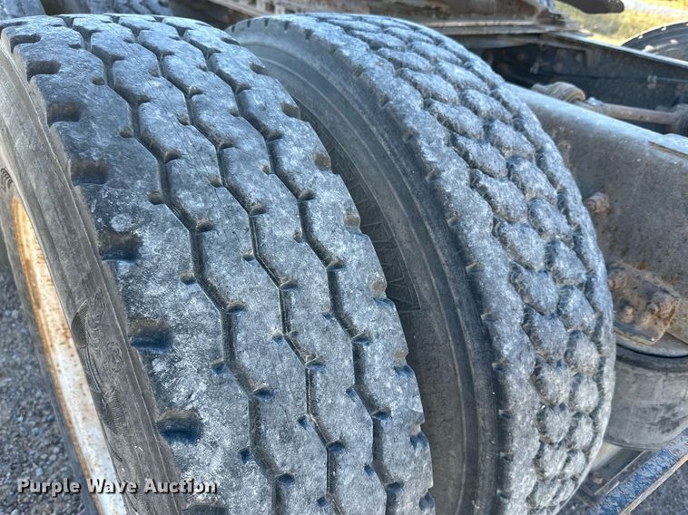 image for item DQ1478 1997 Volvo WCA  semi truck