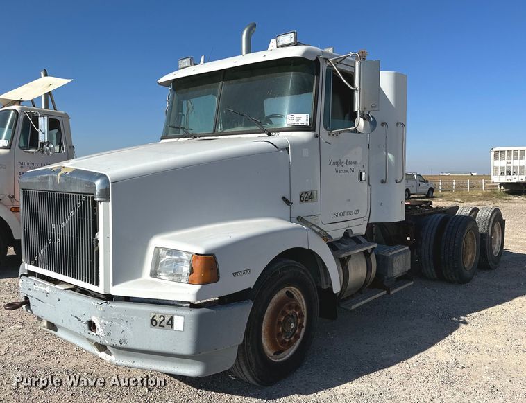 image for item DQ1479 1996 Volvo WCA  semi truck