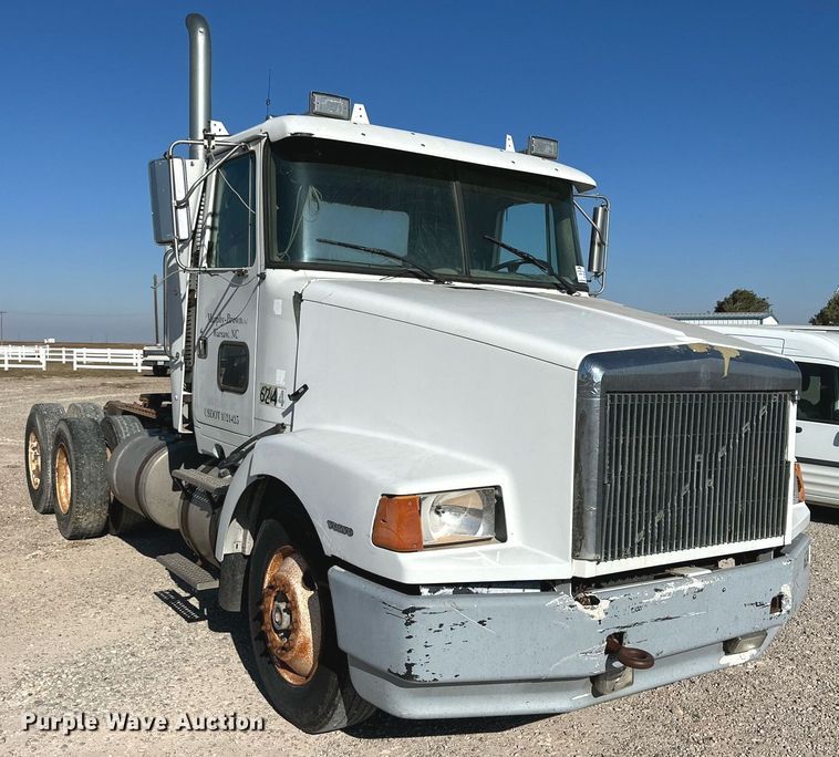 image for item DQ1479 1996 Volvo WCA  semi truck