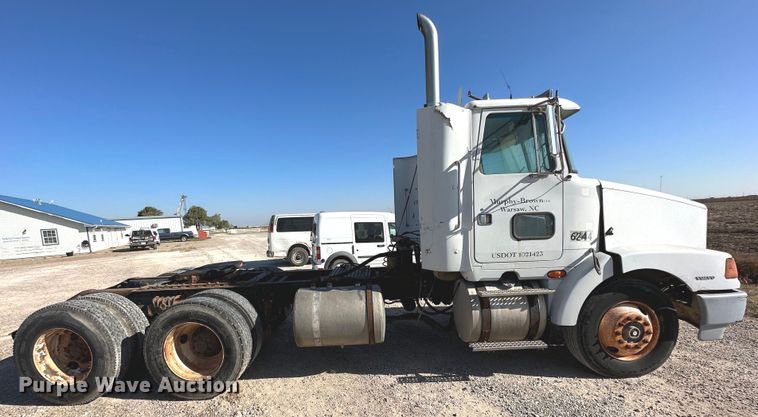image for item DQ1479 1996 Volvo WCA  semi truck