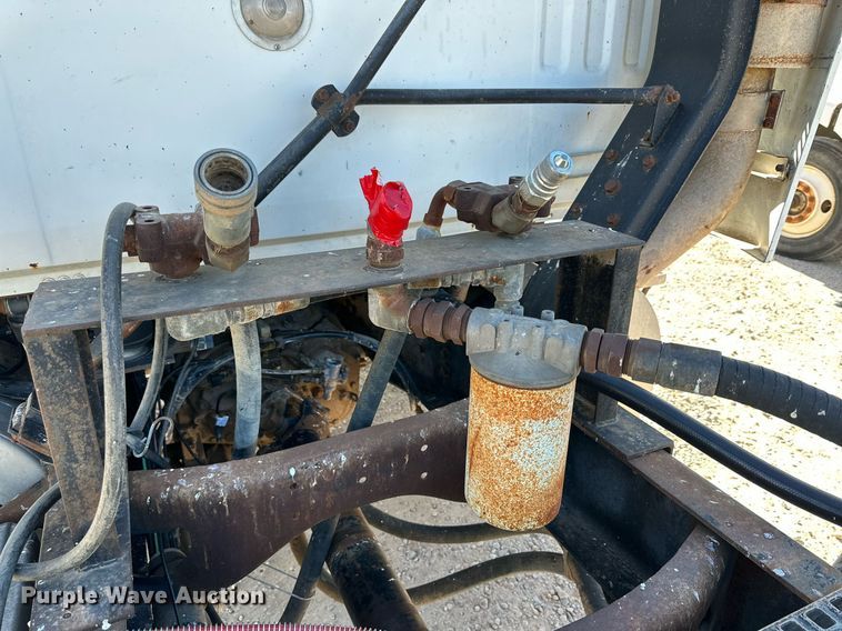 image for item DQ1479 1996 Volvo WCA  semi truck