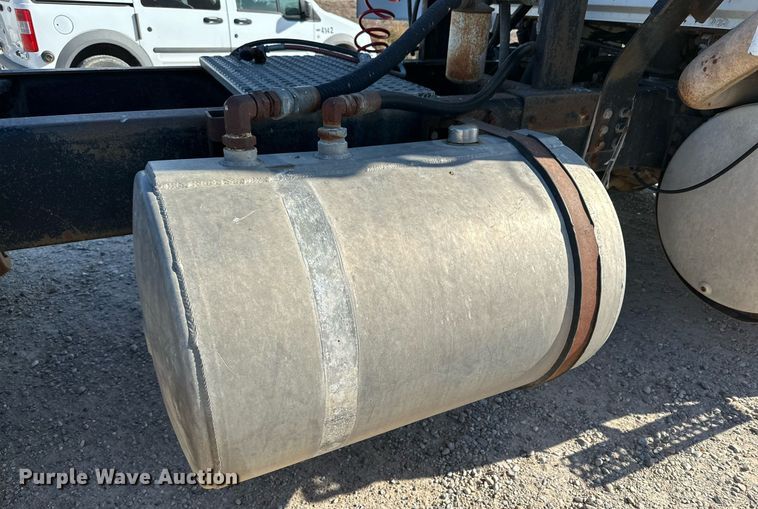 image for item DQ1479 1996 Volvo WCA  semi truck