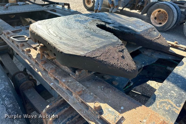 image for item DQ1479 1996 Volvo WCA  semi truck