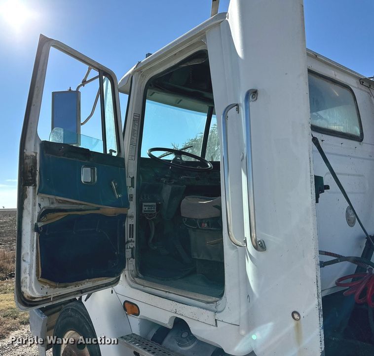 image for item DQ1479 1996 Volvo WCA  semi truck