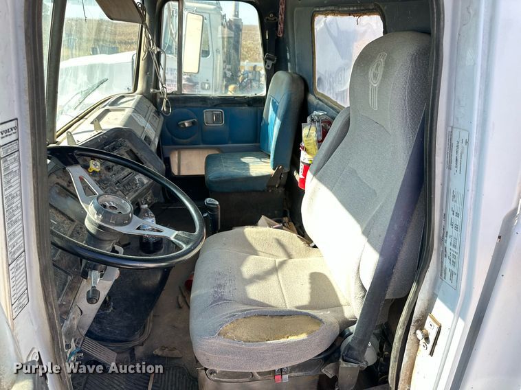 image for item DQ1479 1996 Volvo WCA  semi truck